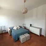 A Due Passi Dai Miracoli